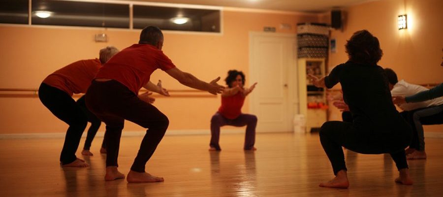 Clase de Movimiento Miércoles 16 de Mayo: C. Cardiaco y C. Bajo, Chakras 4º y 1º